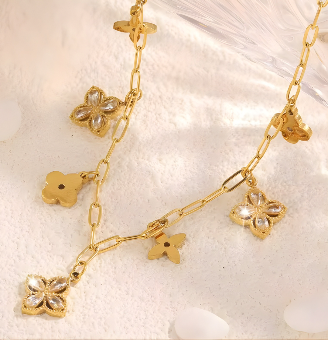 Gold clover diamond necklace