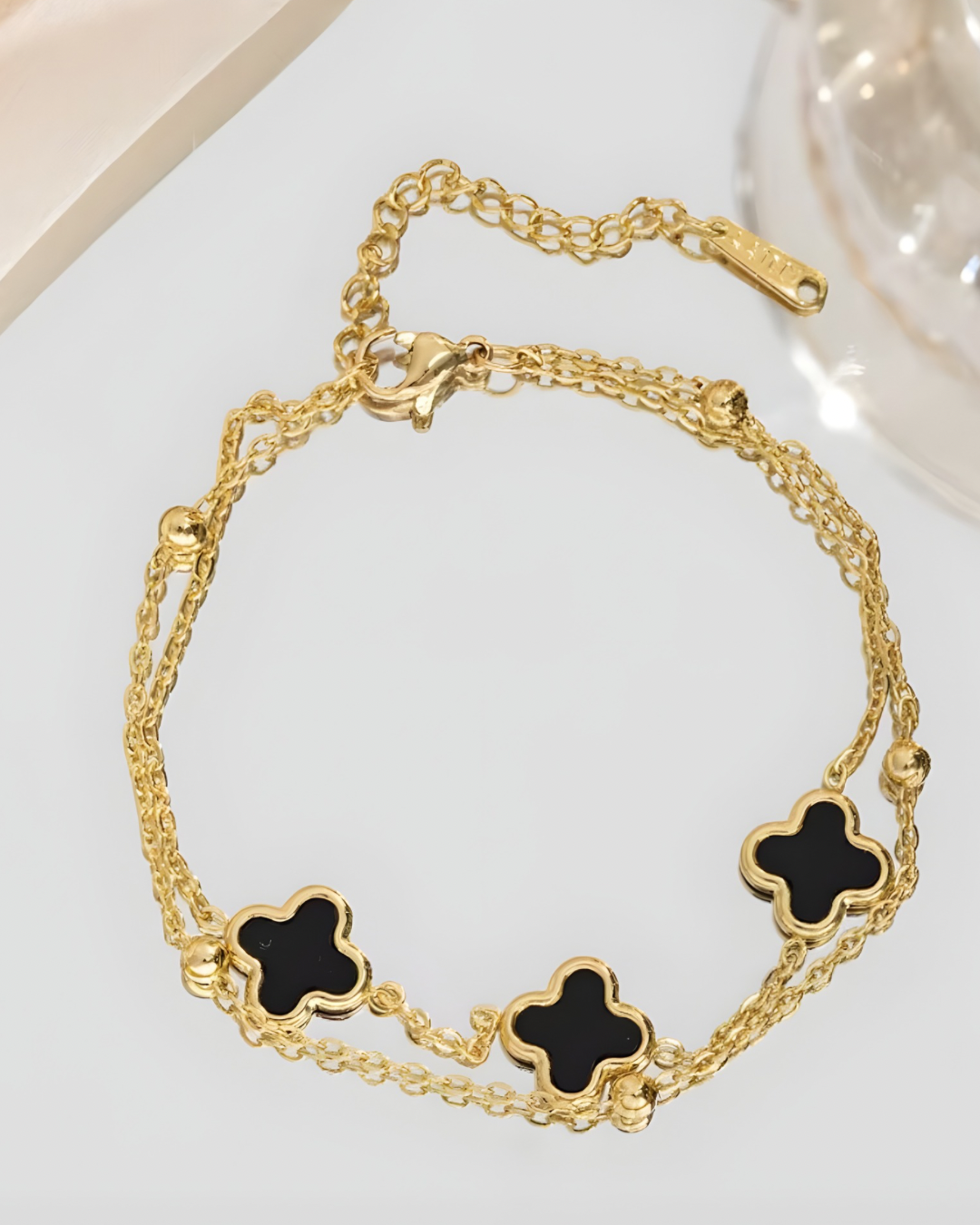 Clover 3 Medium Black